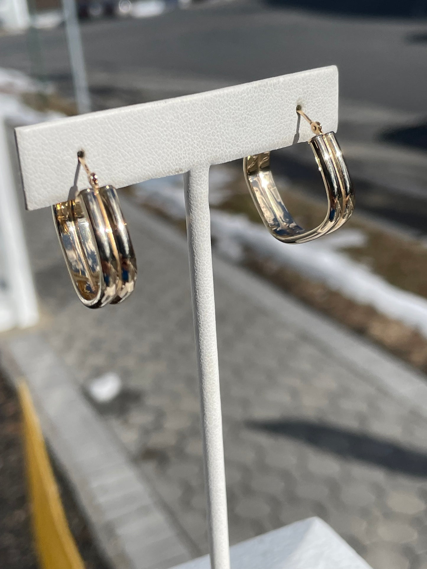 14k Gold Rounded off Square Hoop Earrings