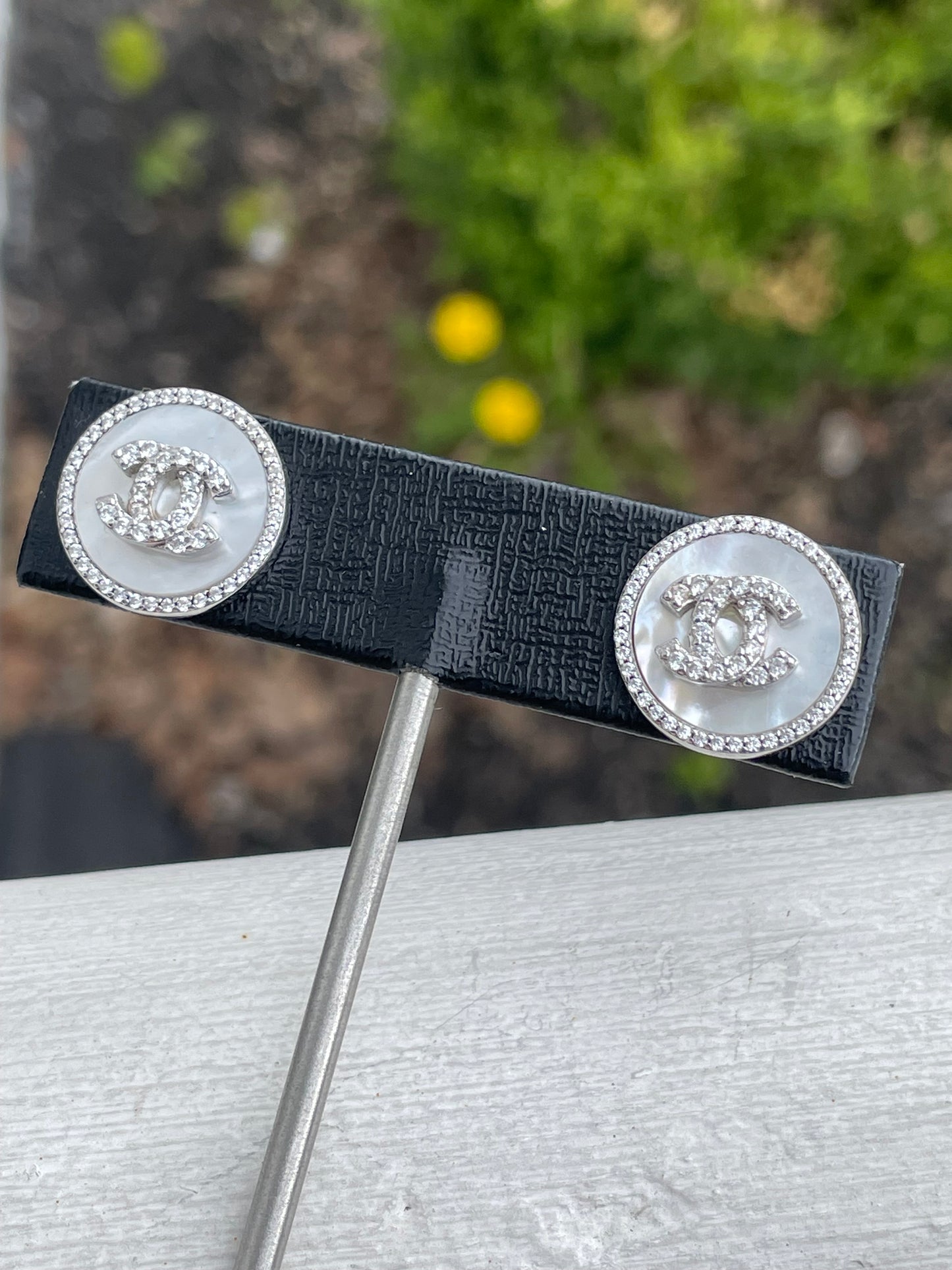 925 Sterling Silver Chanel Style CC Logo Stud Mother of Pearl Earrings (U1)