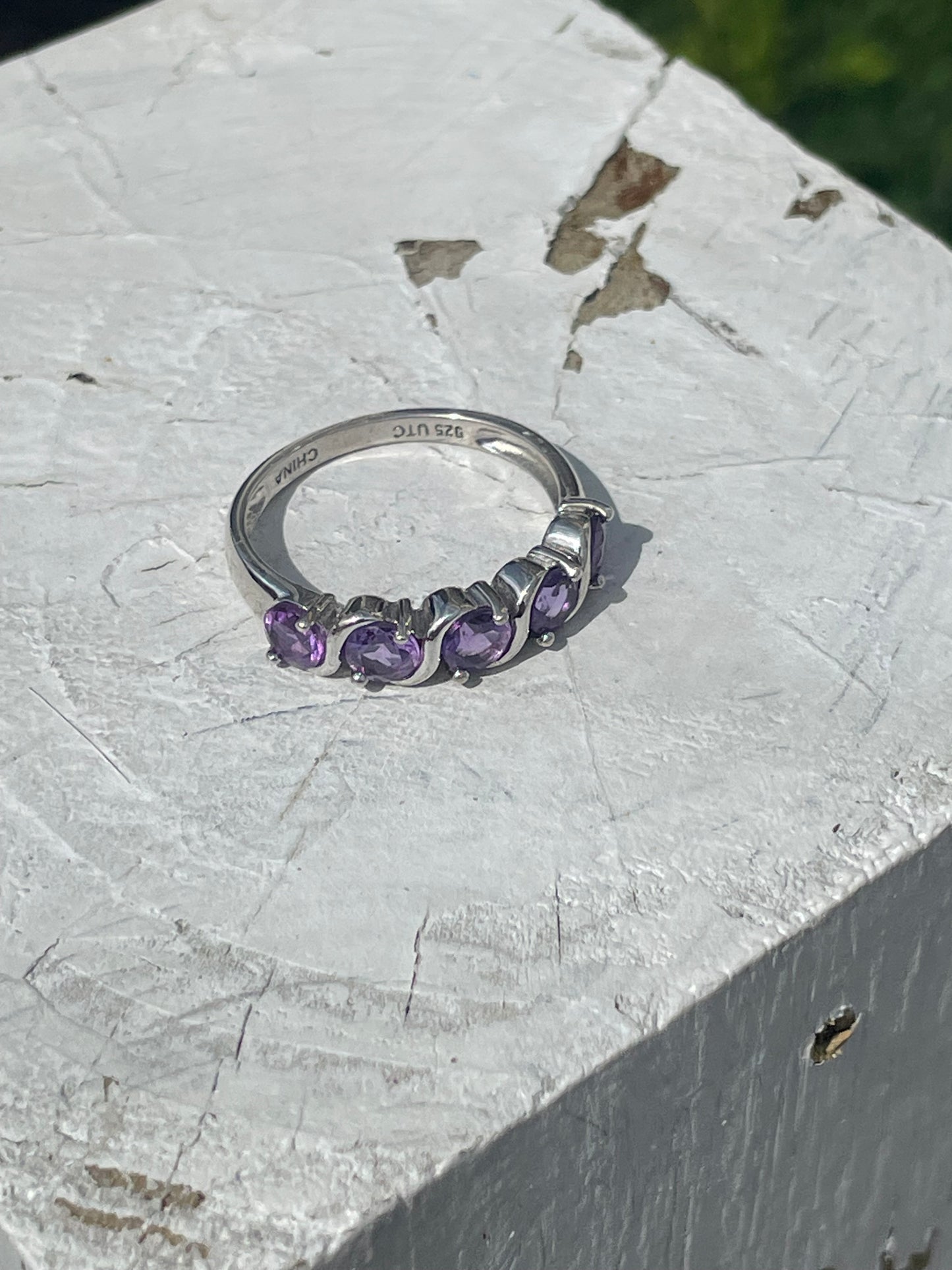 925 Sterling Silver Amethyst Band Ring