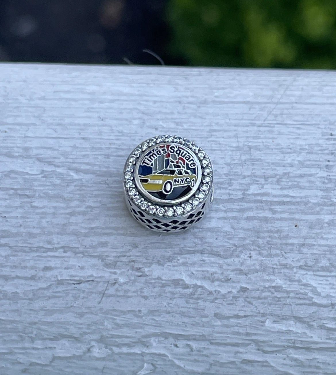 PANDORA TIMES SQUARE New York City Exclusive Round Moments CHARM