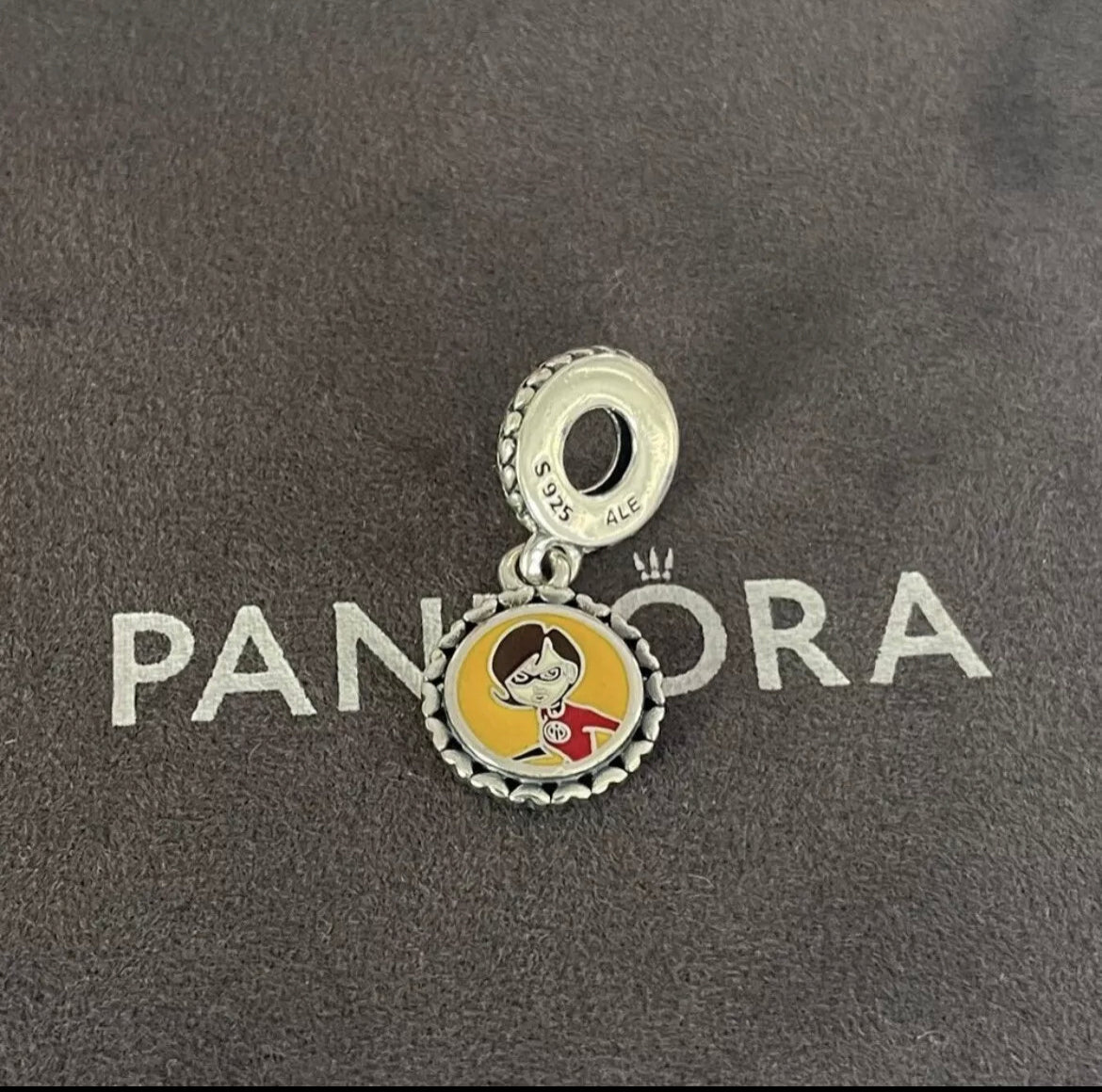 Pandora Disney Parks Exclusive INCREDIBLES Elasti-Girl Supermom Charm