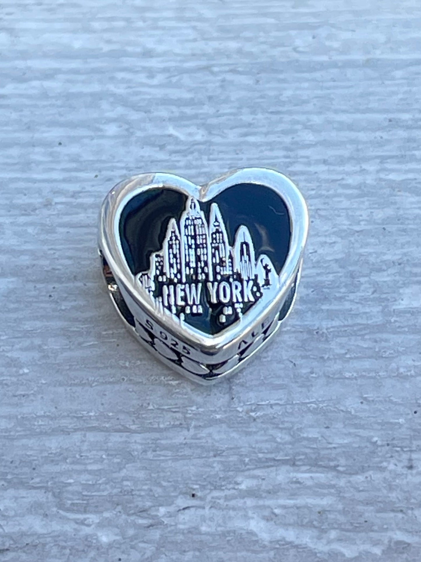 Pandora New York City Exclusive Silver Signet Heart Travel Charm