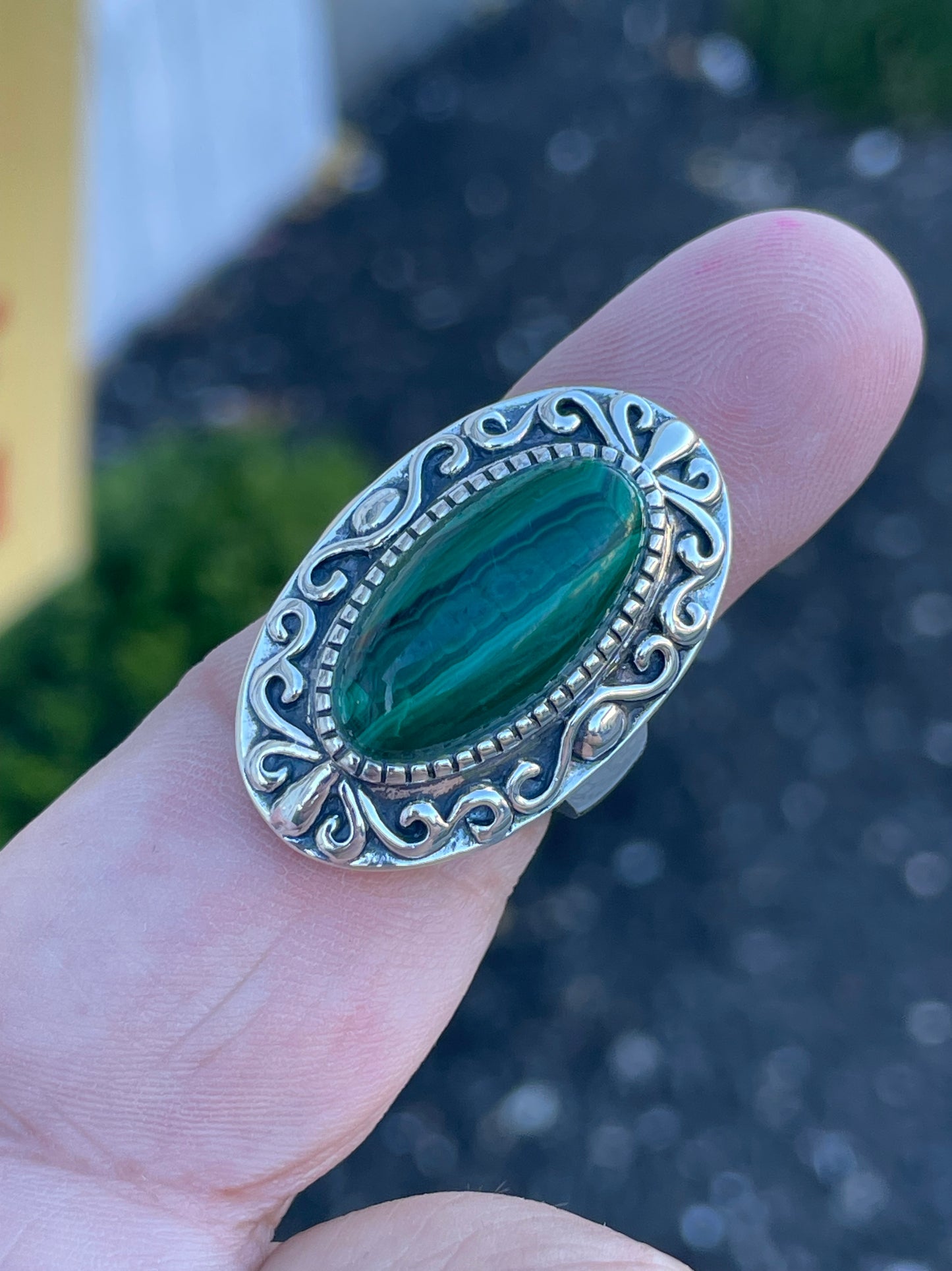 925 Sterling Silver Oval Malachite Filigree Shield Ring Size 7.25