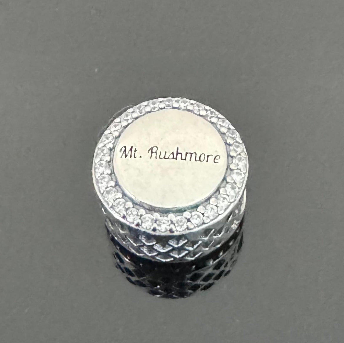 Pandora Mount Rushmore South Dakota State Exclusive Round Signet Charm