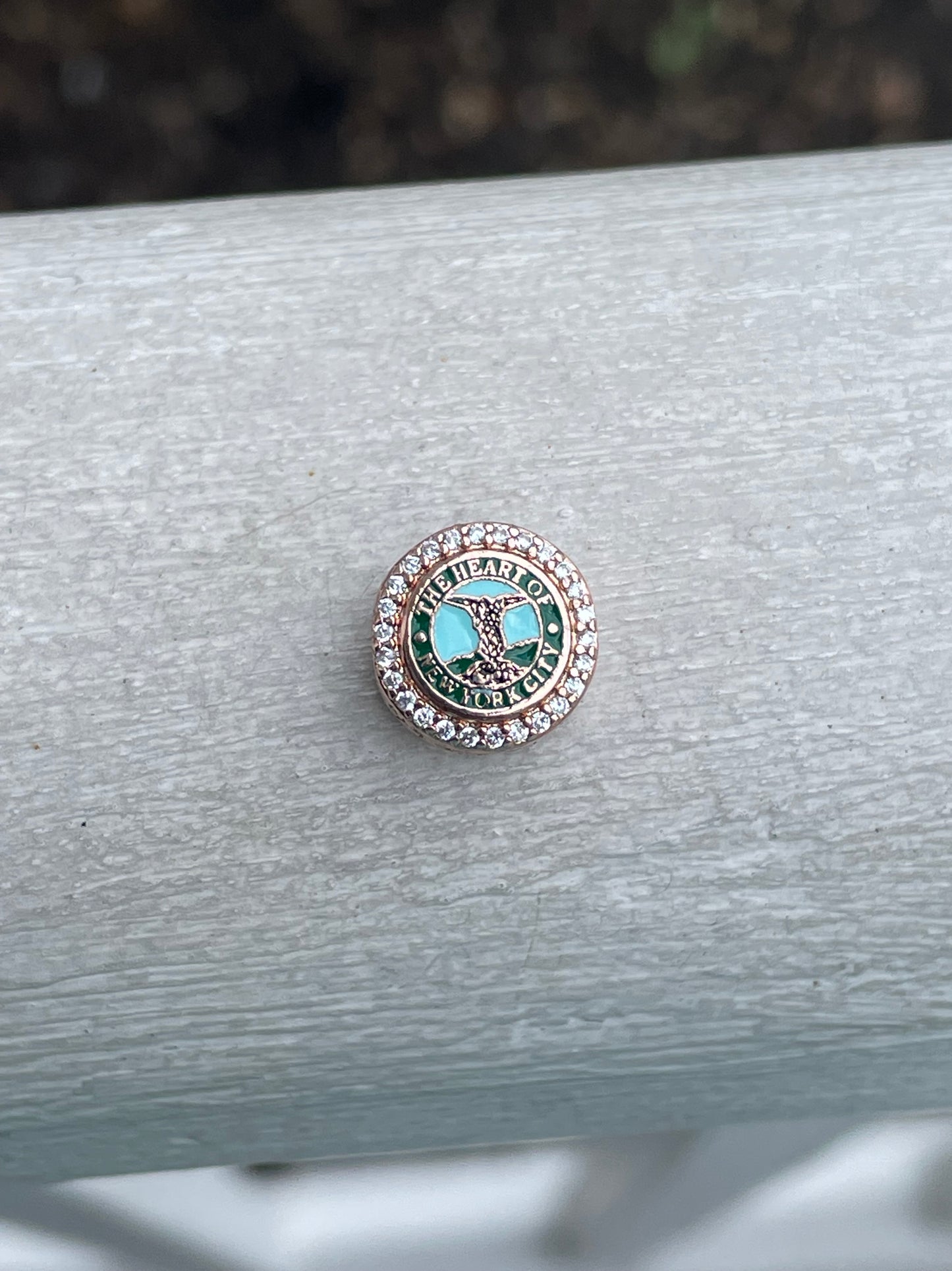 Pandora New York City
Exclusive Central Park Bridge & Bethesda Statue Rose Gold Travel Charm