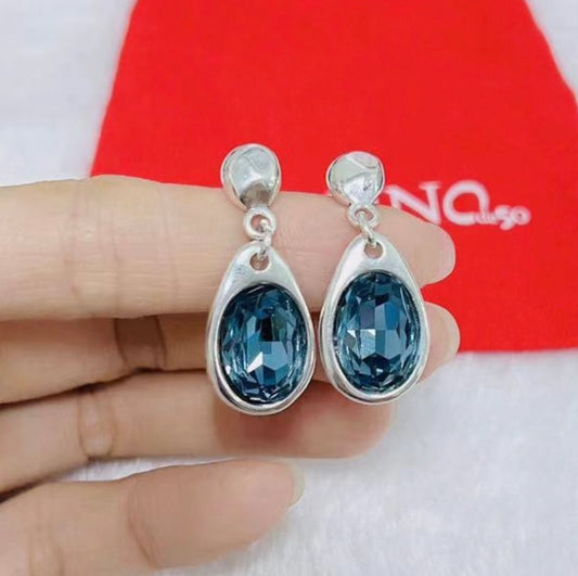 Uno de 50 Periwinkle Simulated Sapphire love pod Drop earrings
