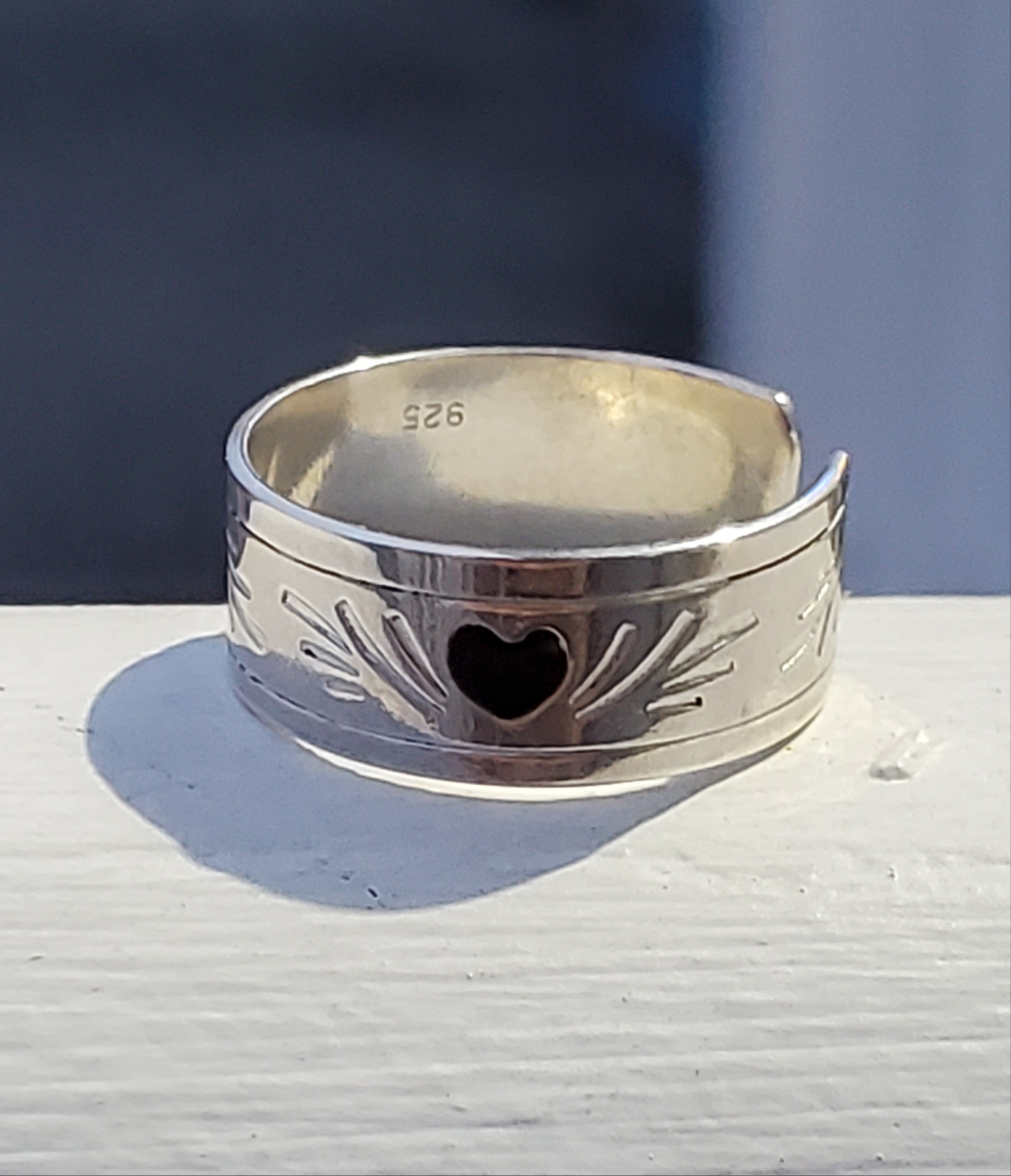 925 Sterling Silver Vintage Avon Black Heart Adjustable Band Ring