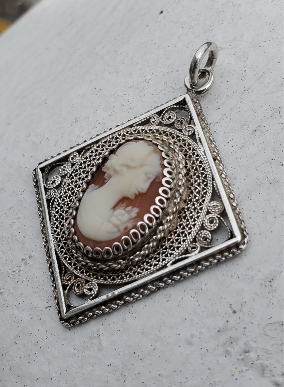 925 Sterling Silver Ladies Vintage Cameo Filagre Charm Pendant