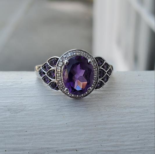 925 Sterling Silver 1.5 ct Oval Amethyst Ladies Ring