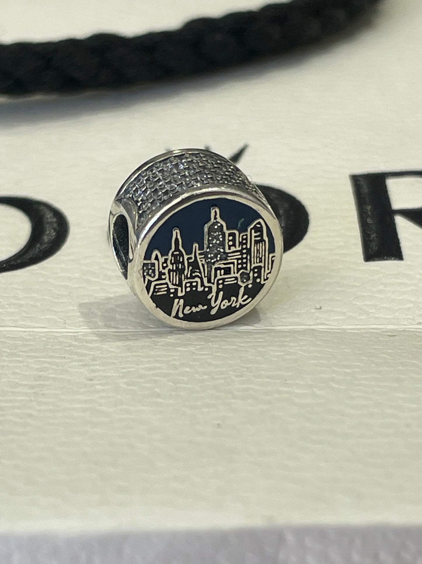 Pandora New York City
Exclusive The City That Never Sleeps Signet Travel Charm