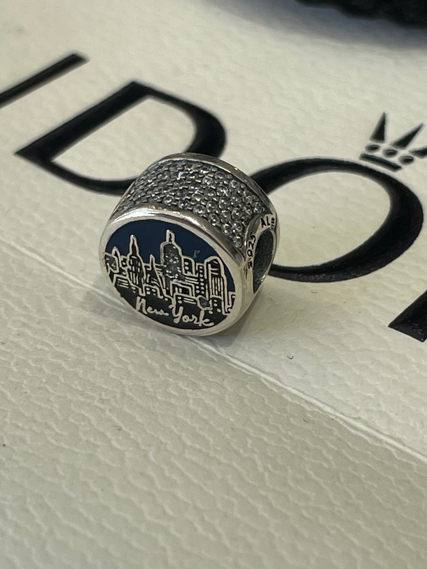Pandora New York City
Exclusive The City That Never Sleeps Signet Travel Charm