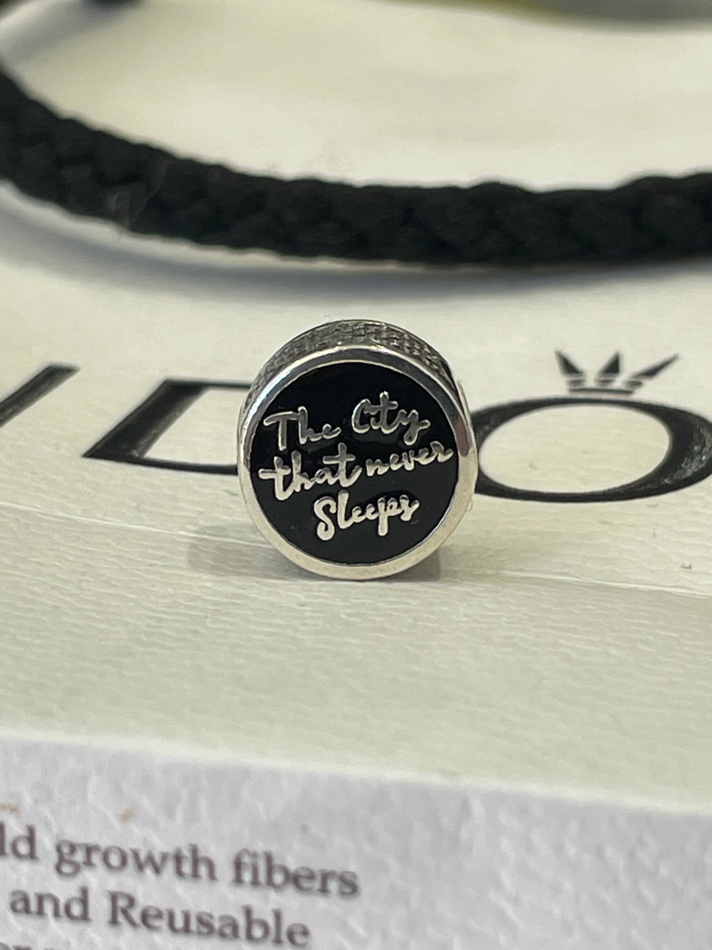 Pandora New York City
Exclusive The City That Never Sleeps Signet Travel Charm
