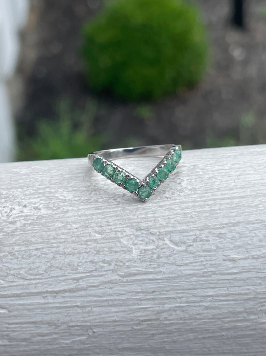 925 Sterling Silver Natural Emerald V Shaped Band Ring Size 6.5