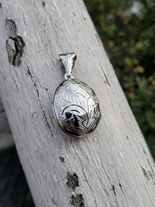 925 Sterling Silver Oval Floral Etched Locket Pendant