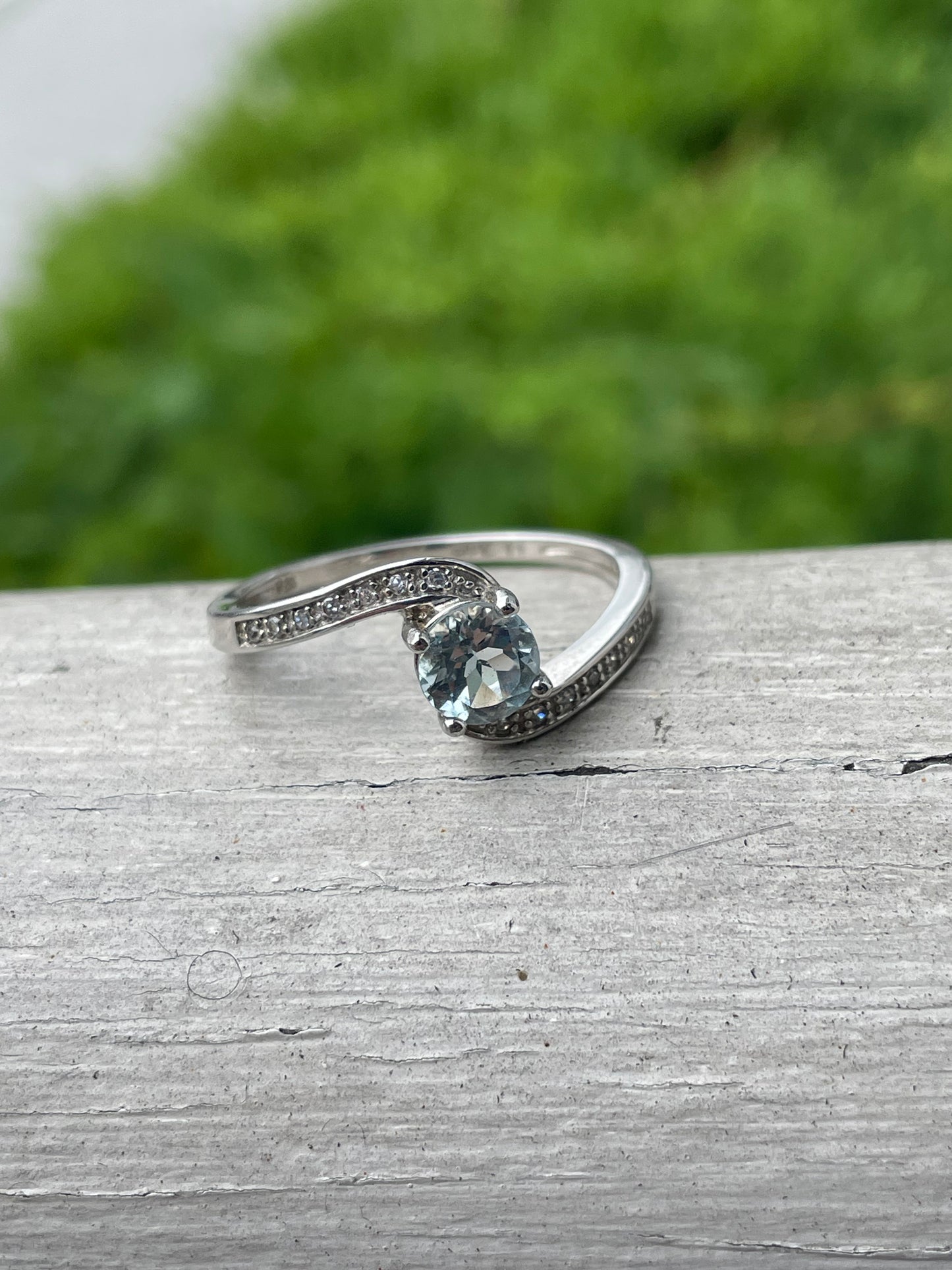 925 Sterling Silver Aquamarine & Clear Zirconia Swirl Ring