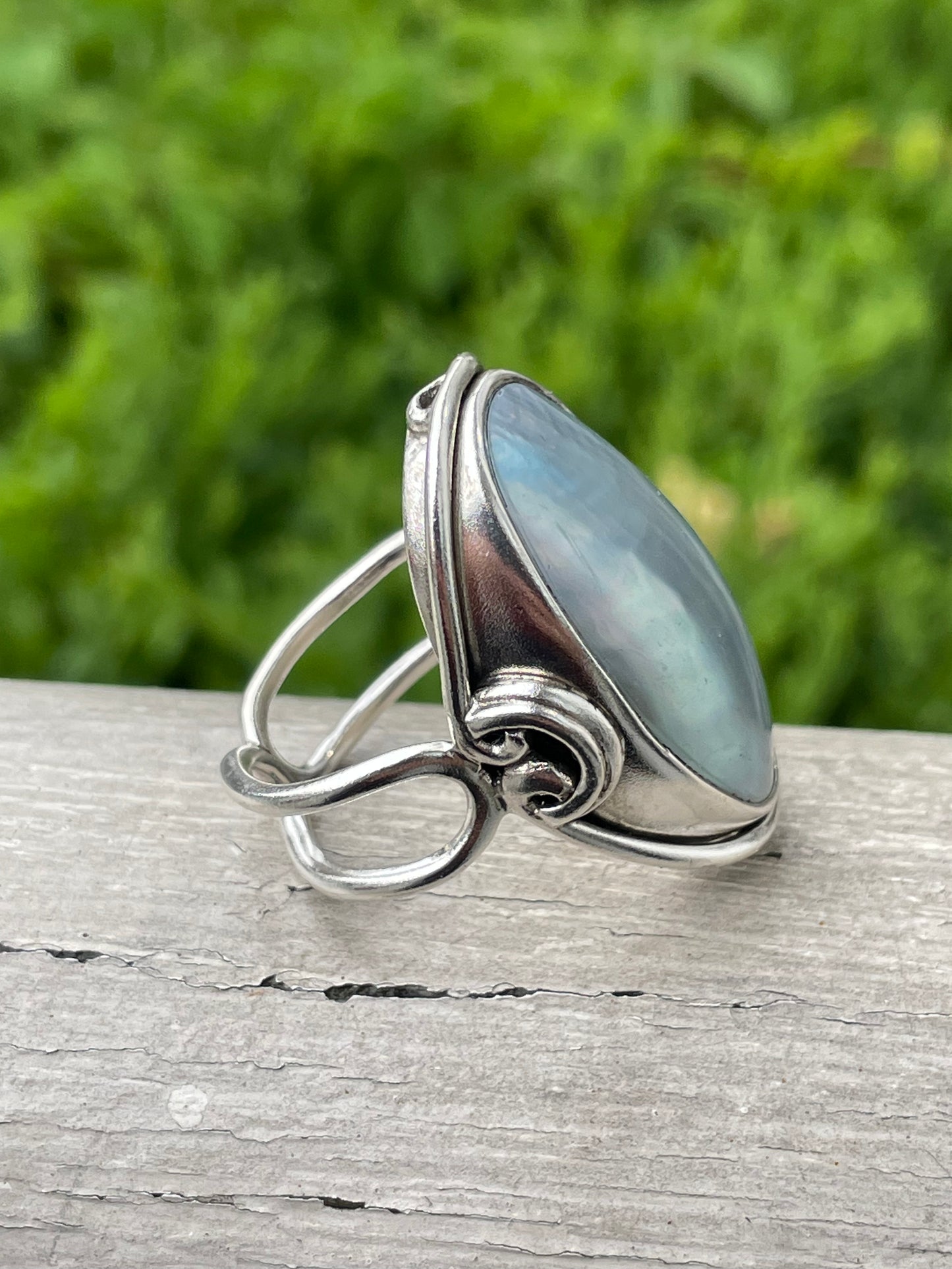 925 Sterling Silver Large Gray Mother of Pearl Cocktail Ring