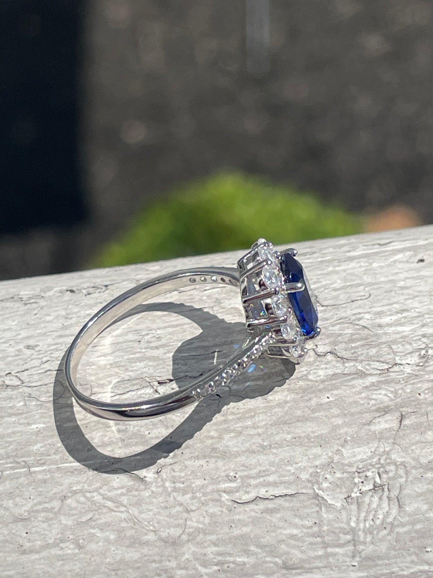 925 Sterling Silver 1.00ct Synthetic Sapphire & Clear Zirconia Cocktail Ring