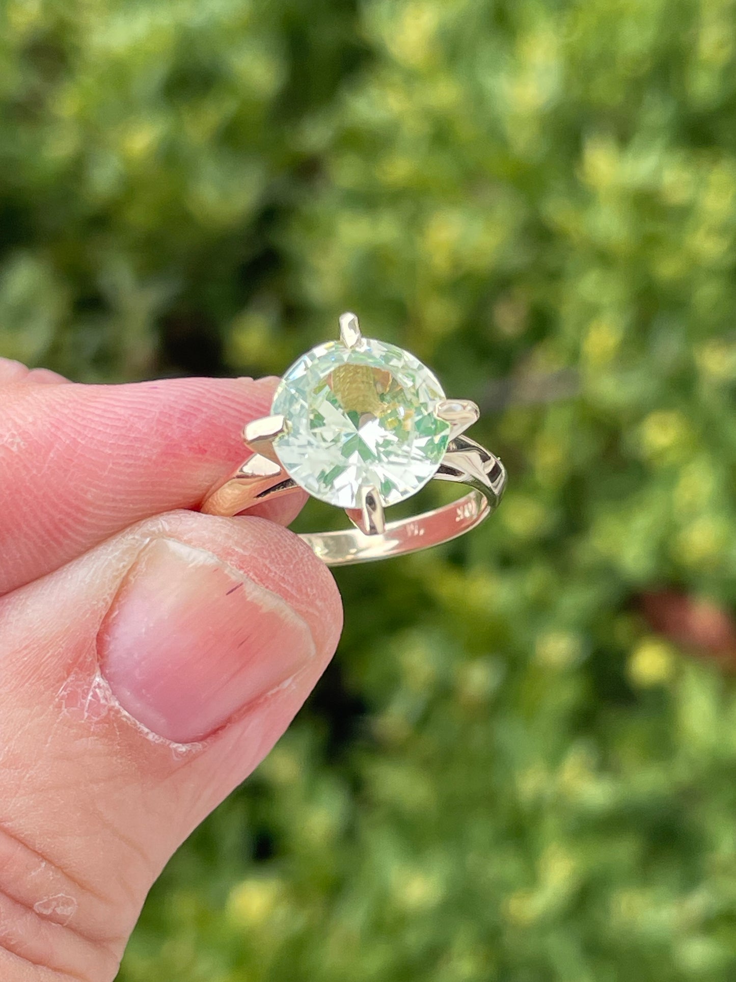 10k Gold Solitaire Empire Synthetic Peridot Ring