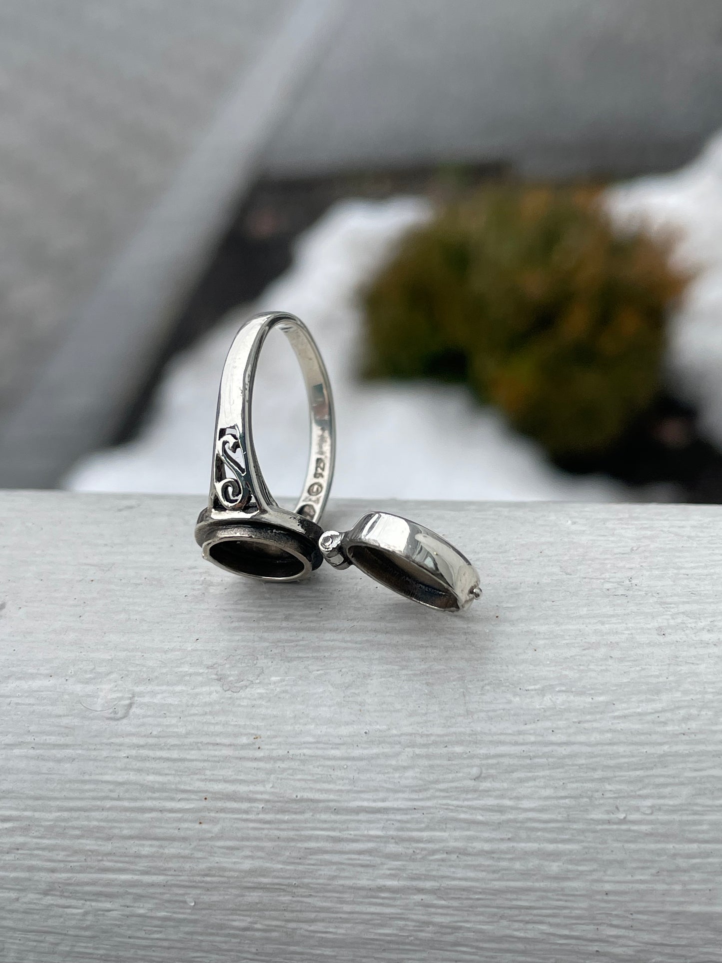 925 Sterling Silver Moon & Stars Poison Ring Size 8 (K20)