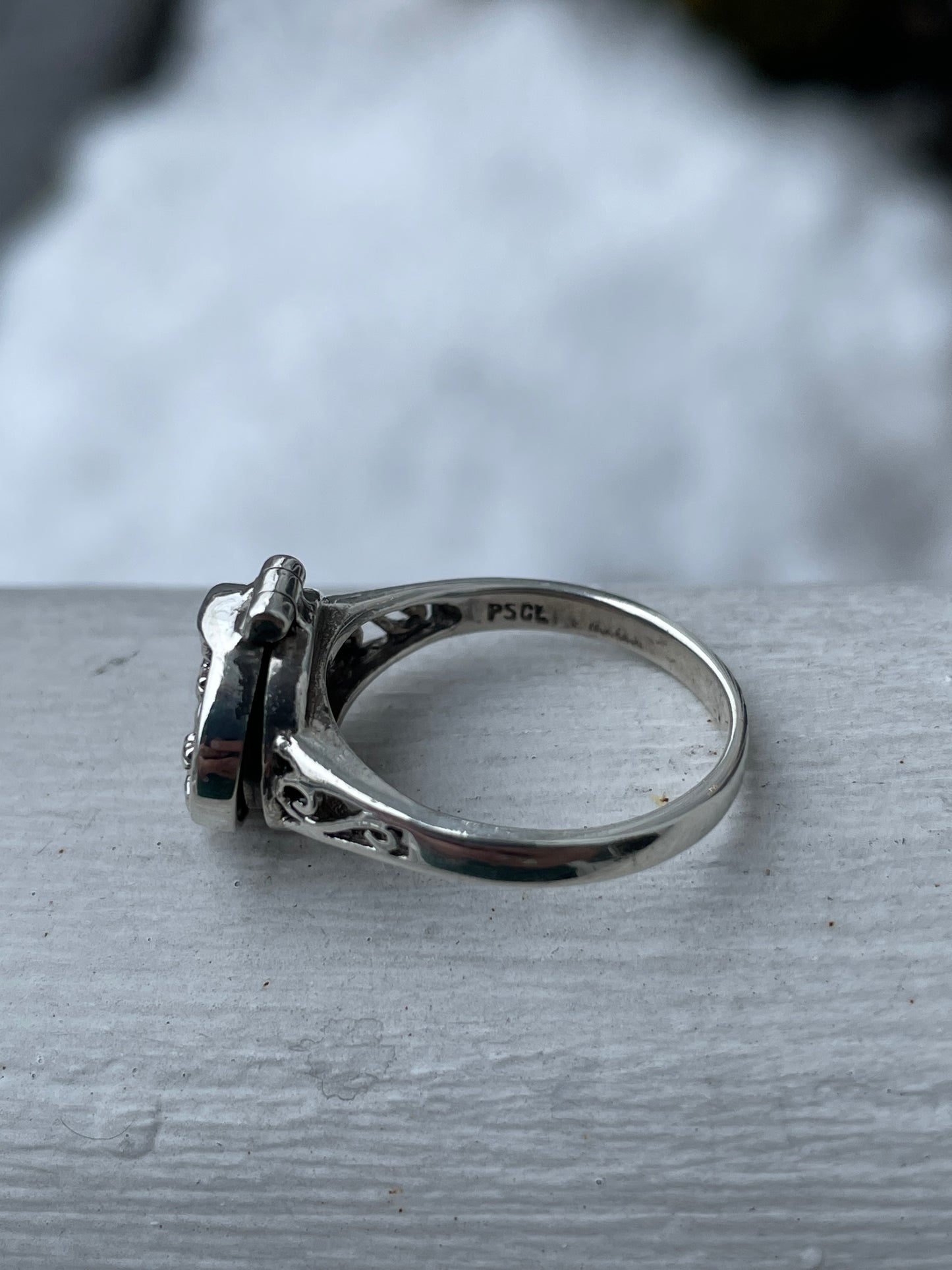 925 Sterling Silver Moon & Stars Poison Ring Size 8 (K20)