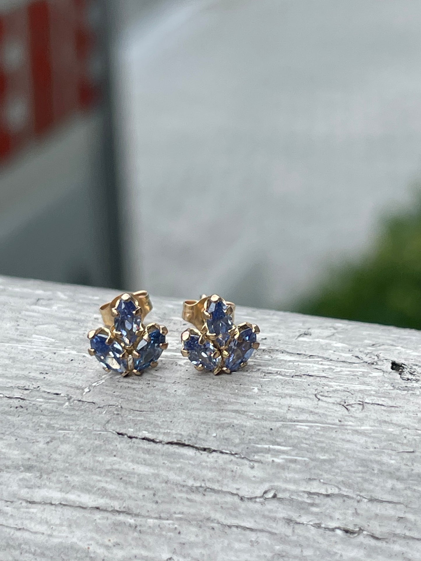 14k Gold Sapphire Leaf Design Stud Earrings