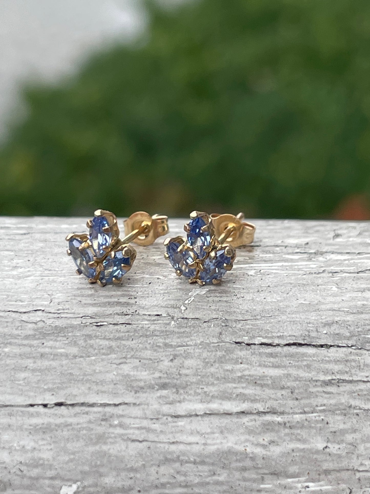 14k Gold Sapphire Leaf Design Stud Earrings