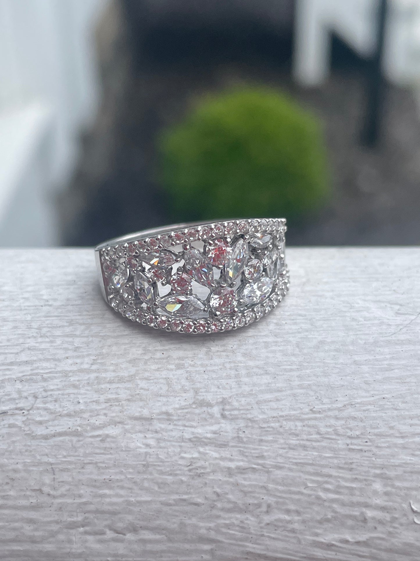 925 Sterling Silver “Glacial Gleam” Clear Zirconia Cluster Band Ring Size 7