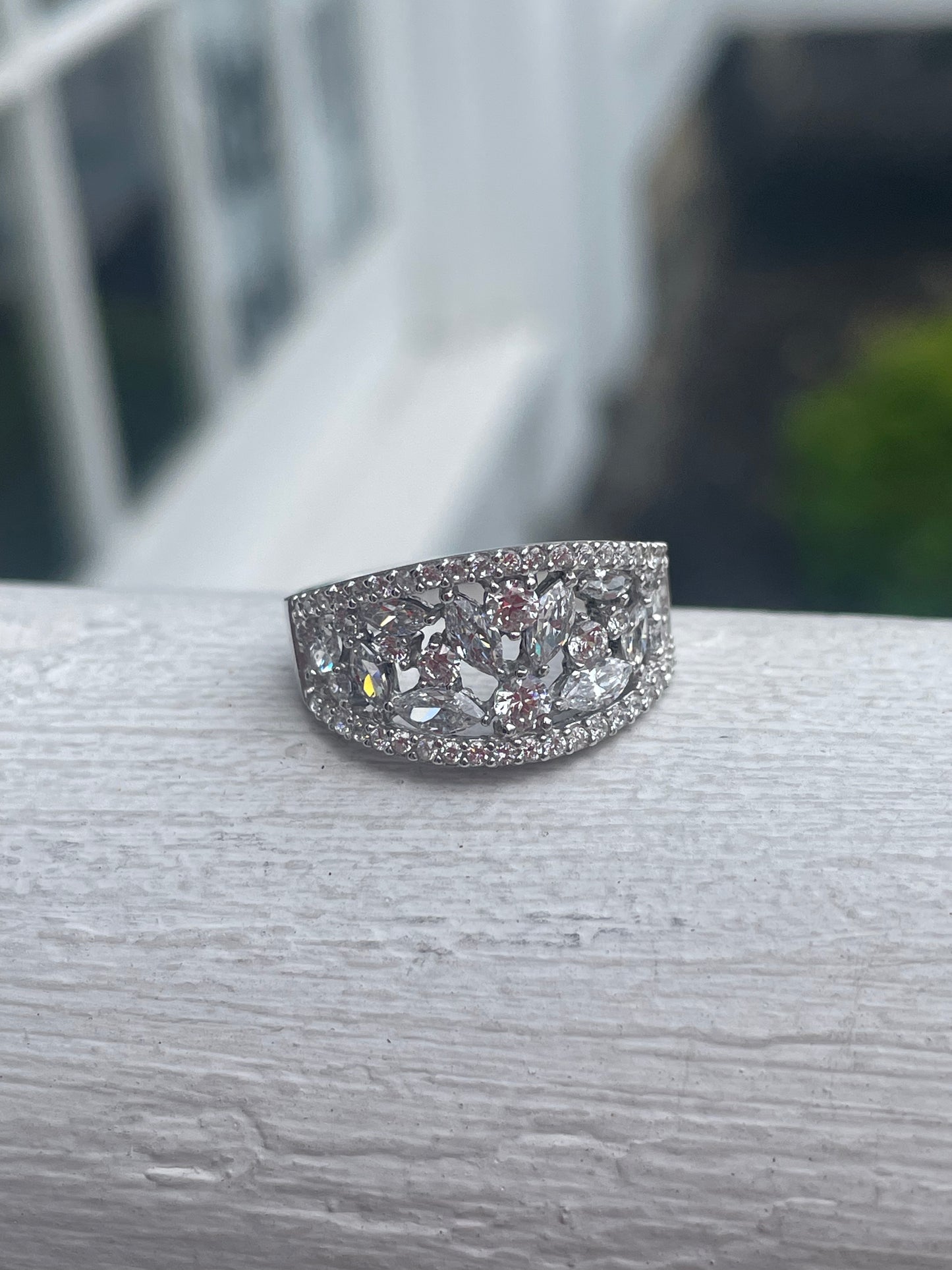 925 Sterling Silver “Glacial Gleam” Clear Zirconia Cluster Band Ring Size 7