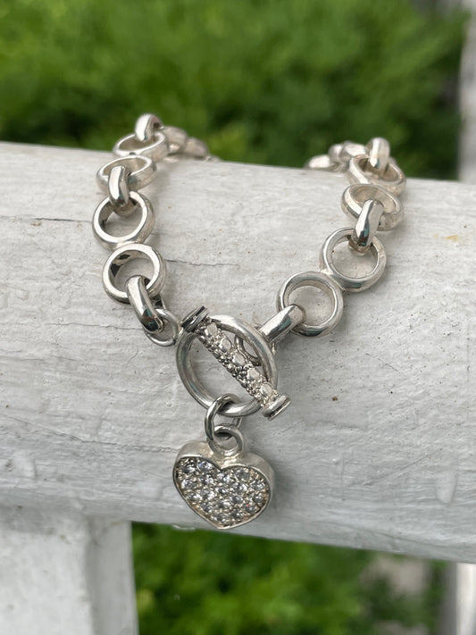 925 Sterling Silver Cubic Zirconia Heart Bracelet with Toggle Lock