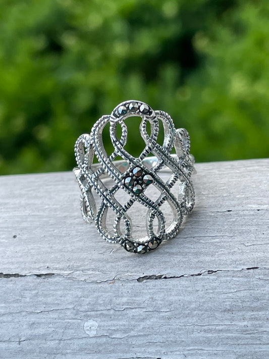 925 Sterling Silver Swirl Marcasite Ring