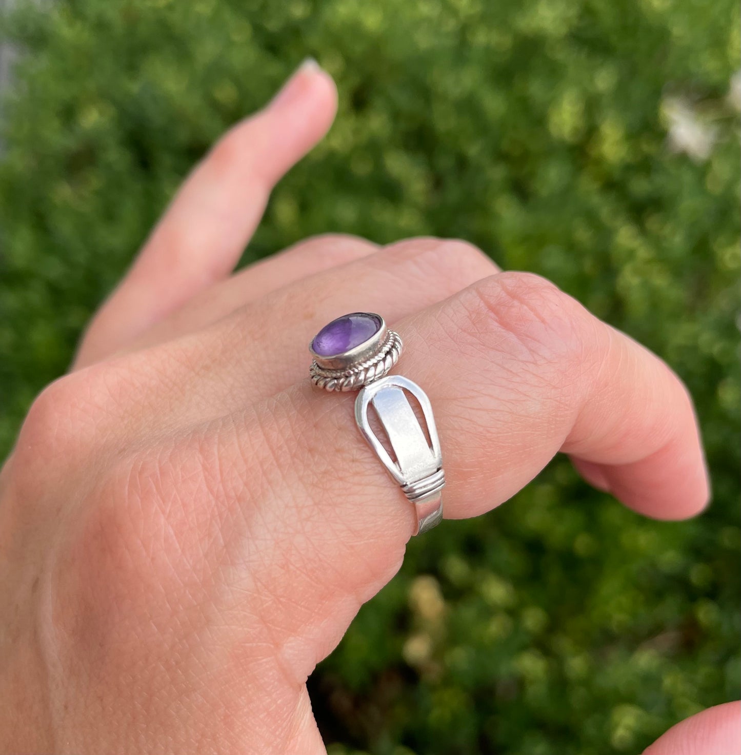 925 Sterling Silver Cabochon Amethyst Ring