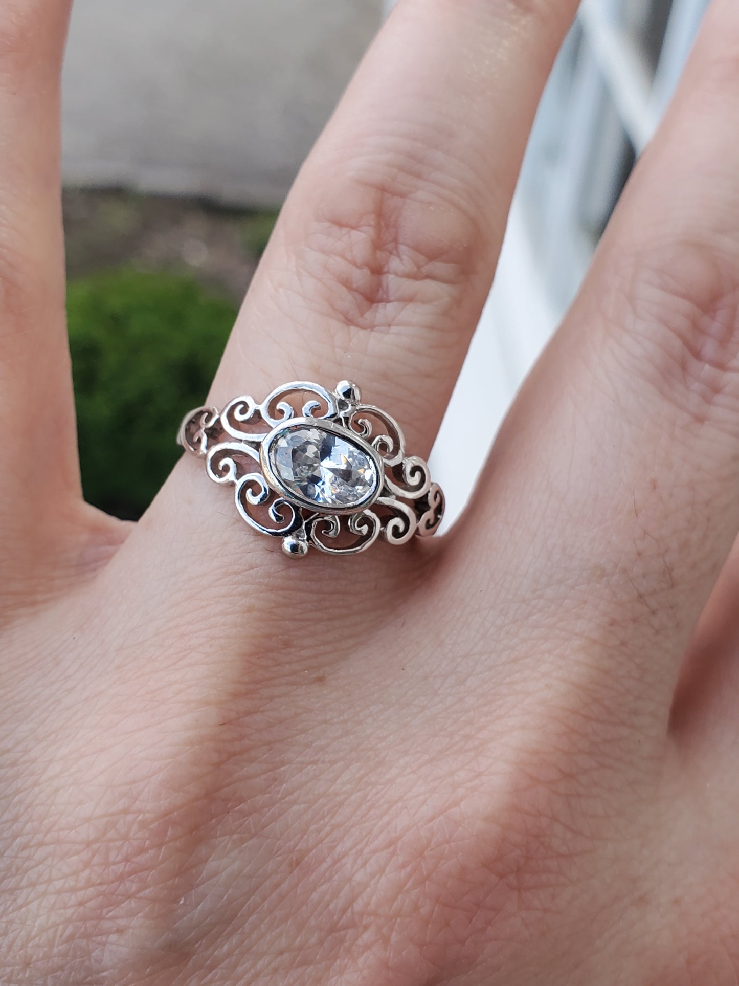 925 Sterling Silver Fancy Filagre Bezel Set Zirconia Solitare Ring