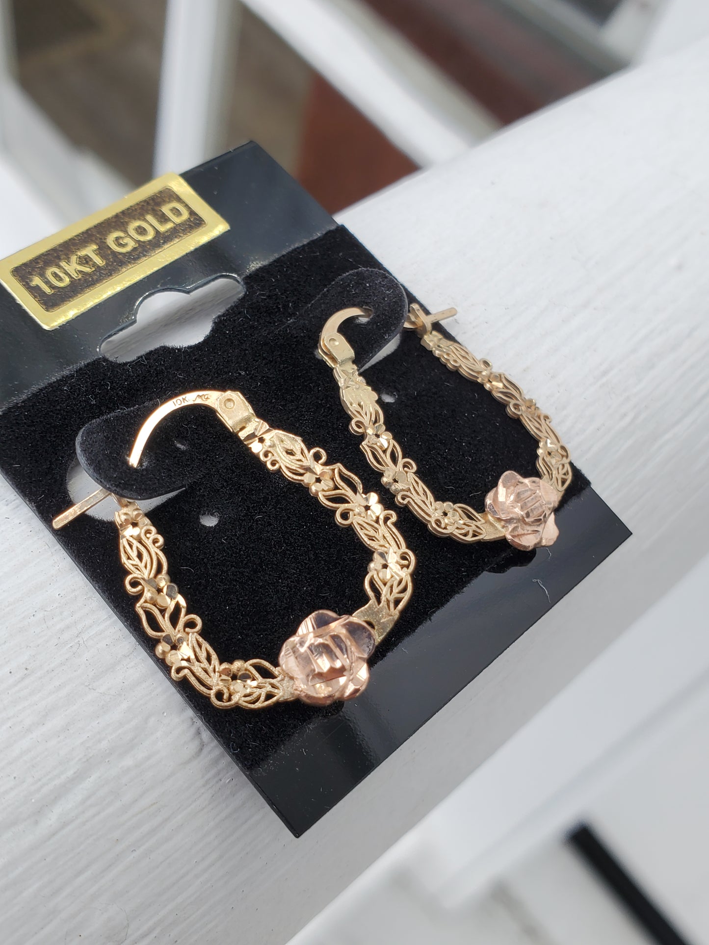 10k Gold Designer Michael Anthony Rose Filagre Oblong hoop earrings