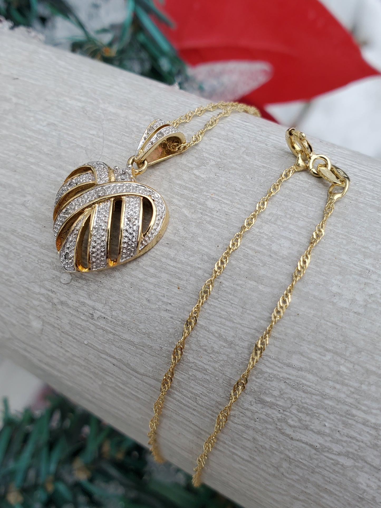 925 Sterling Silver Vermeil Diamond Ribbon Heart Necklace