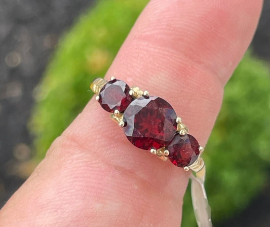 14k Gold Past Present Future 2.00ct Garnet Ring