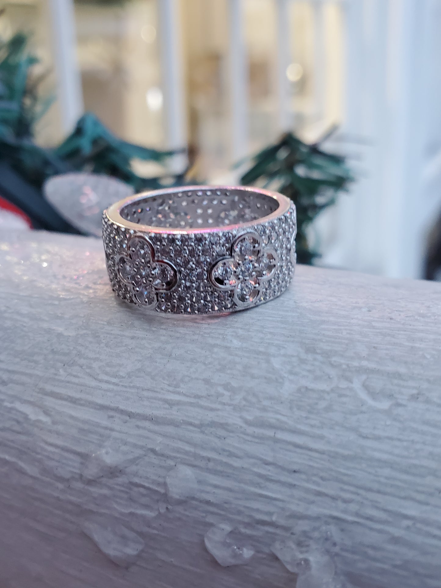 925 Sterling Silver Wide Zirconia CZ Quatrefoil Eternity Band Ring