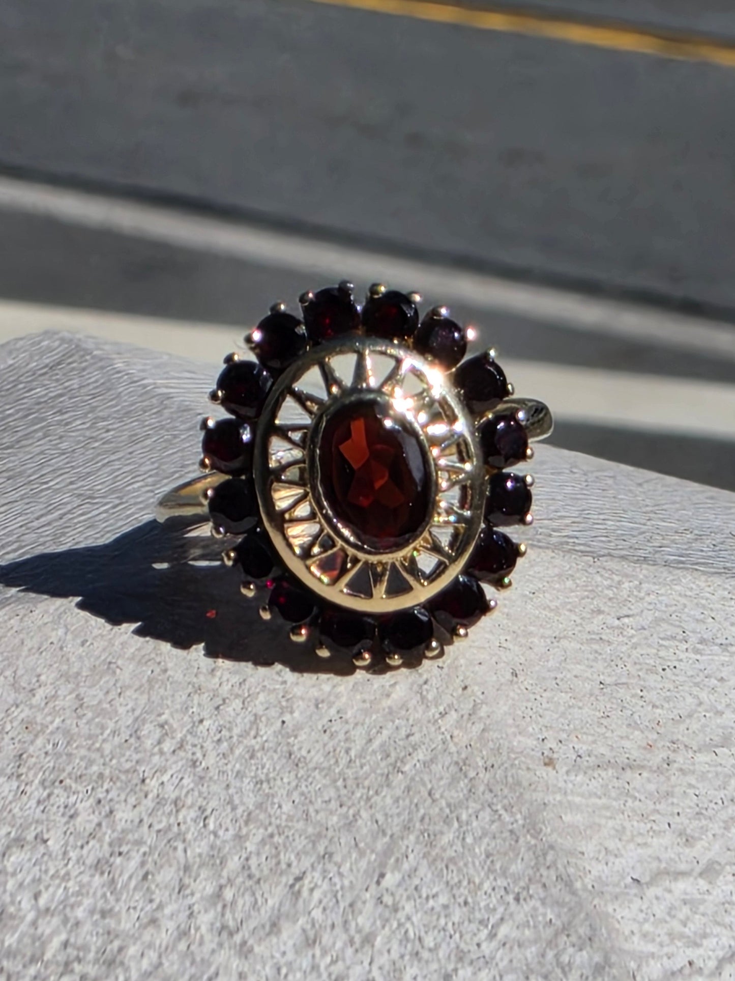 14k Solid Gold Vintage Handmade Oval & Round Natural Garnet Ring