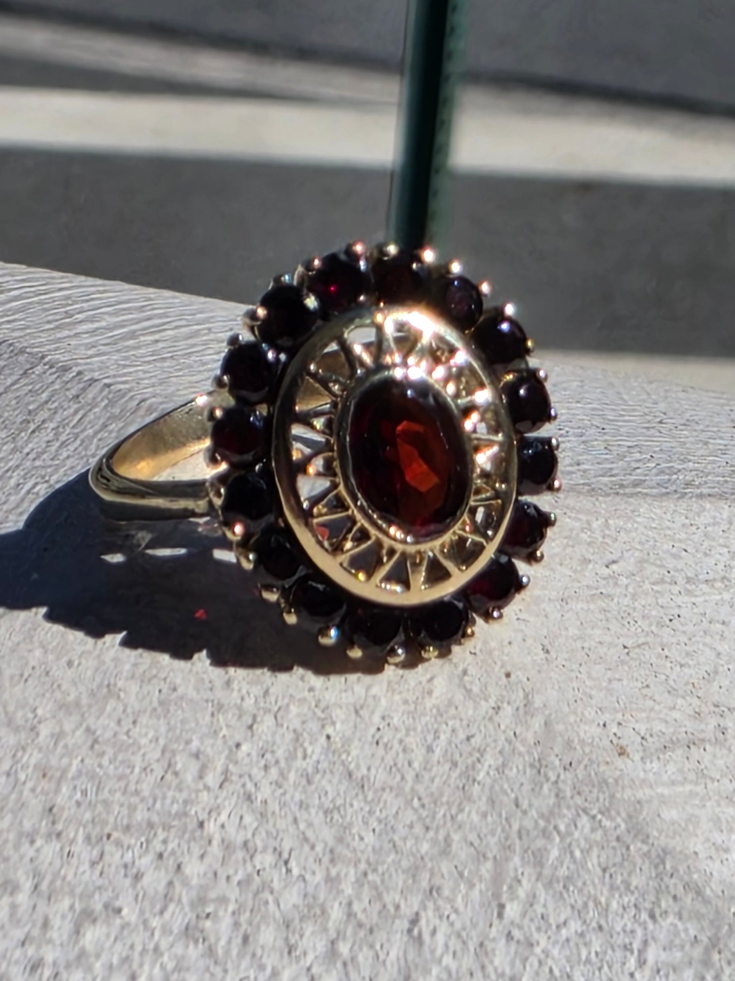 14k Solid Gold Vintage Handmade Oval & Round Natural Garnet Ring