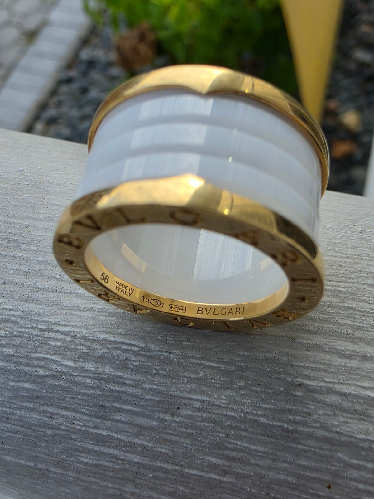18k Solid Golid & White Ceramic Ladies Designer BVLGARI Band Ring