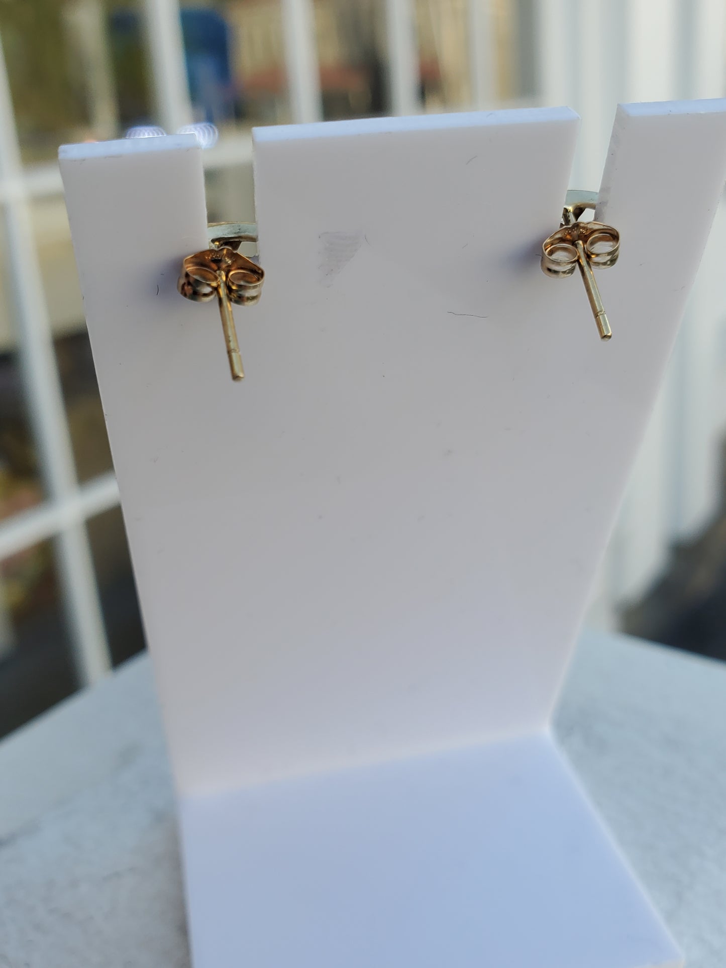 14k Solid Gold Chinese Lavendar Jade Good Luck/Fortune Stone Earrings