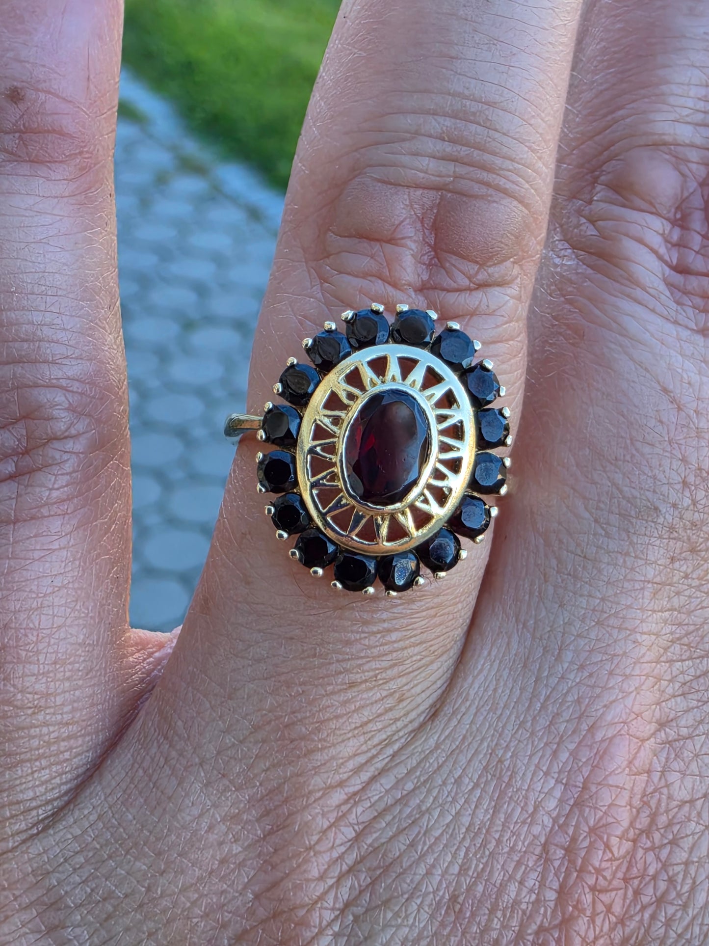 14k Solid Gold Vintage Handmade Oval & Round Natural Garnet Ring