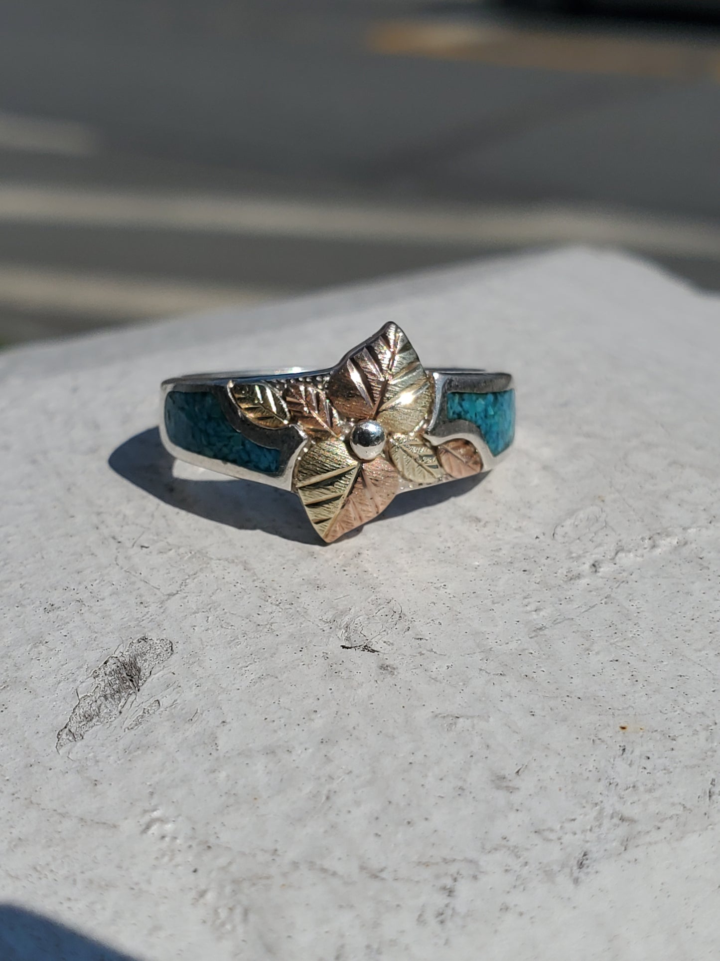 925 Sterling Silver & 12k Black Hills Gold Crushed Turquoise Inlay Band Ring