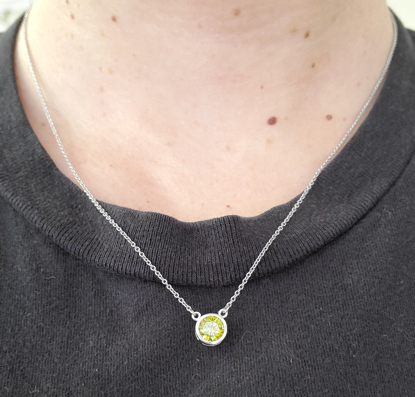 925 Sterling Silver Petitie 1ct Dark Green Bezel Set Zirconia CZ Necklace