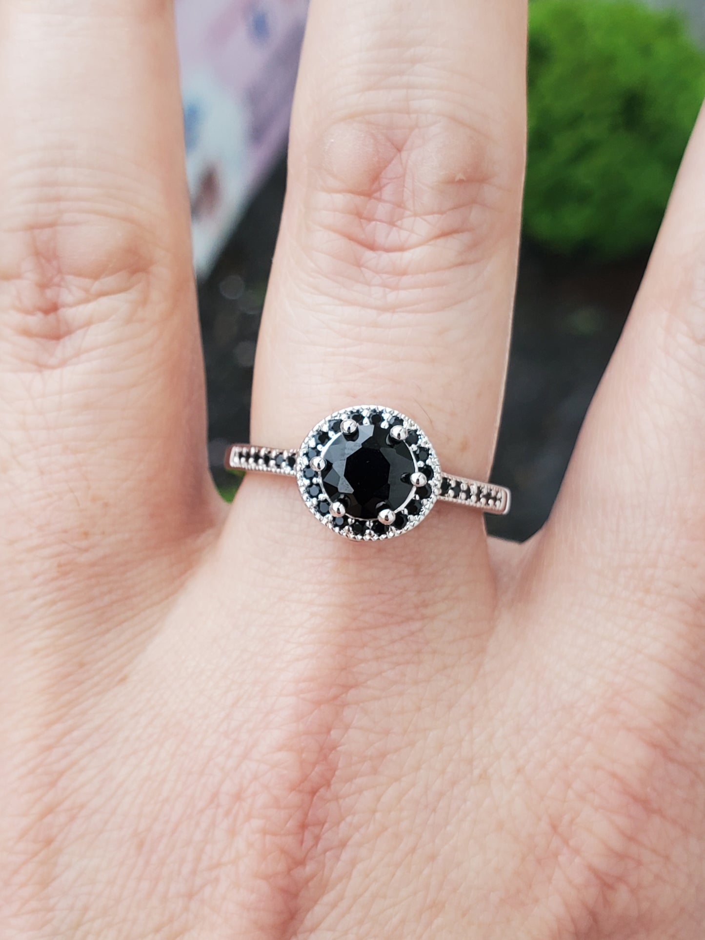 925 Sterling Silver Ladies Black Spinel Halo Solitare Ring