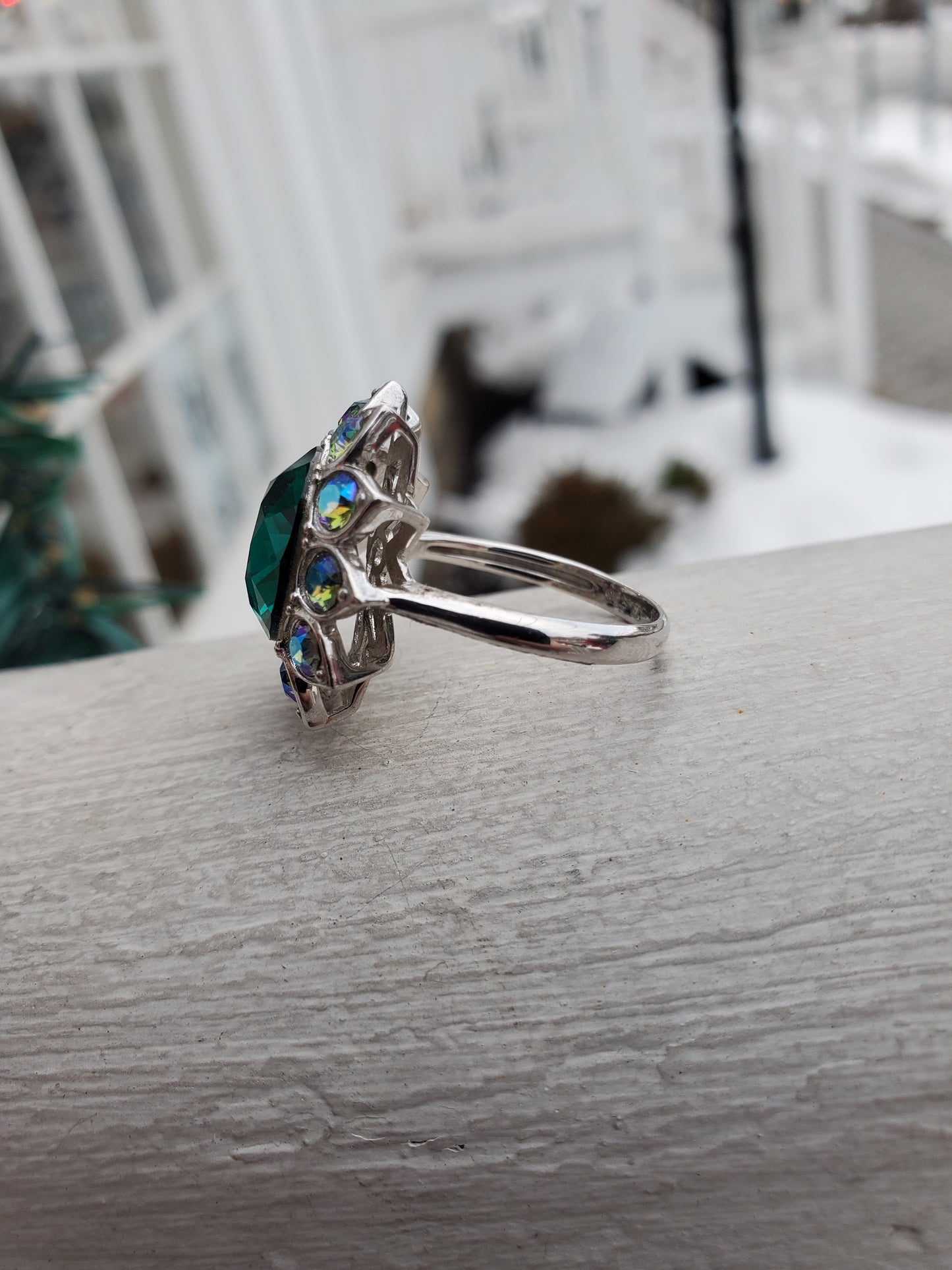 925 Sterling Silver Swarovski Elements Saprkling Green Crystal Cocktail Ring