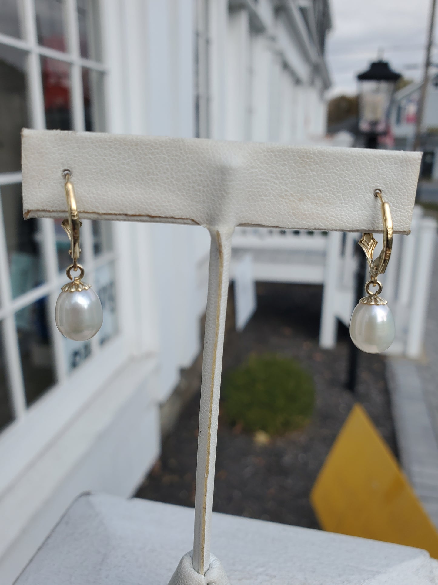 14k Gold Gold Freshwater Pearl 8mm Leaverback Dangle Earrings