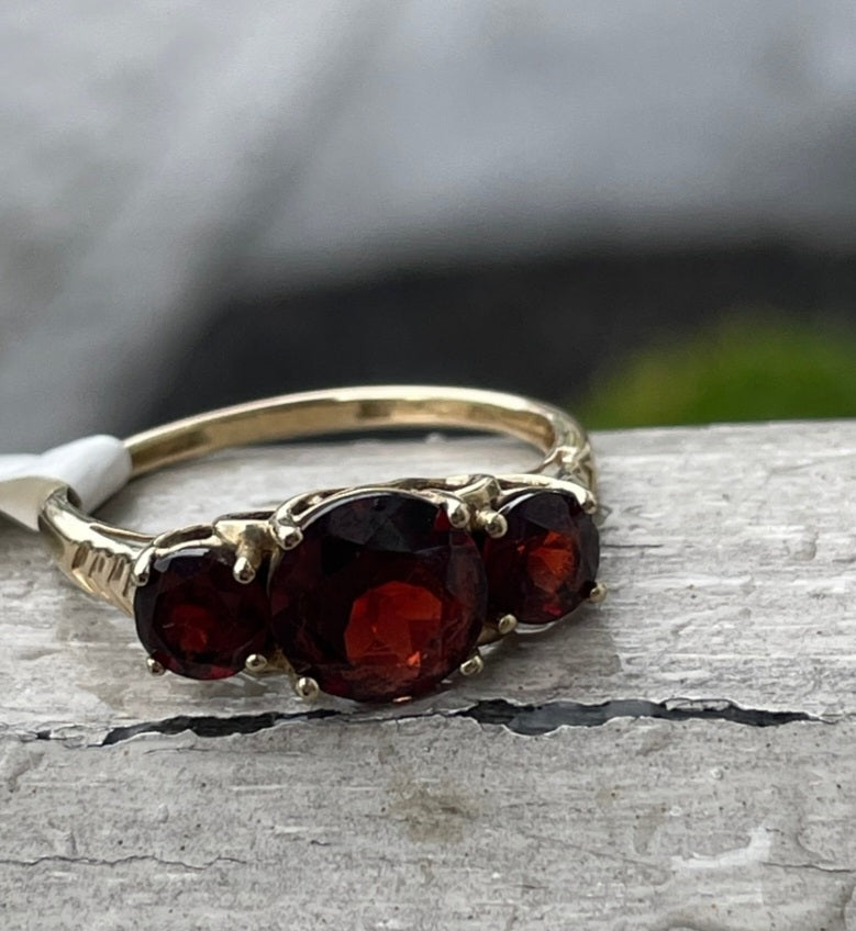 14k Gold Past Present Future 2.00ct Garnet Ring