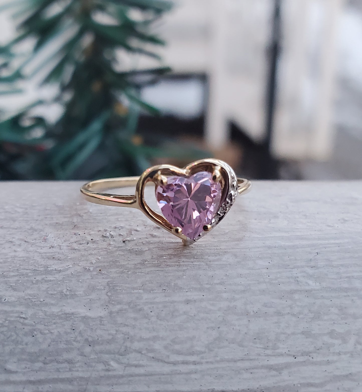 10k Solid Gold Petite Pink Crystal Heart Zirconia CZ Ring