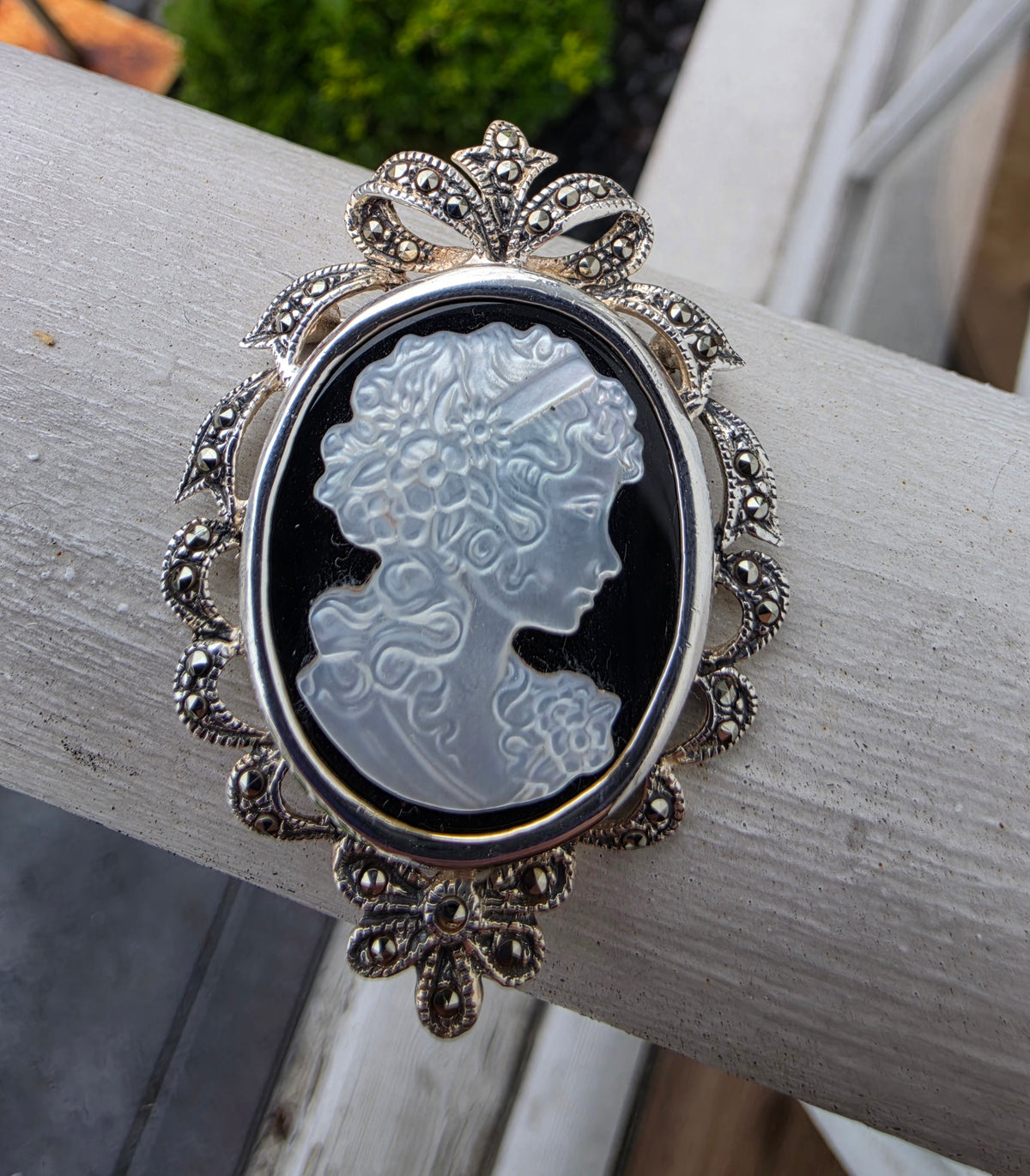 925 Sterling Silver Black Onyx, Mother of Pearl & Marcasite Large Cameo Pin Brooch Pendant