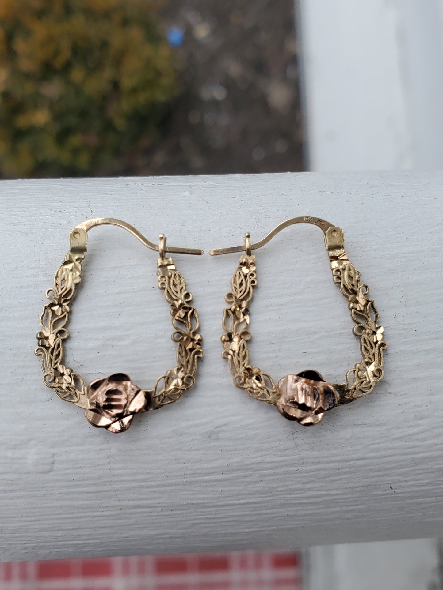 10k Gold Designer Michael Anthony Rose Filagre Oblong hoop earrings